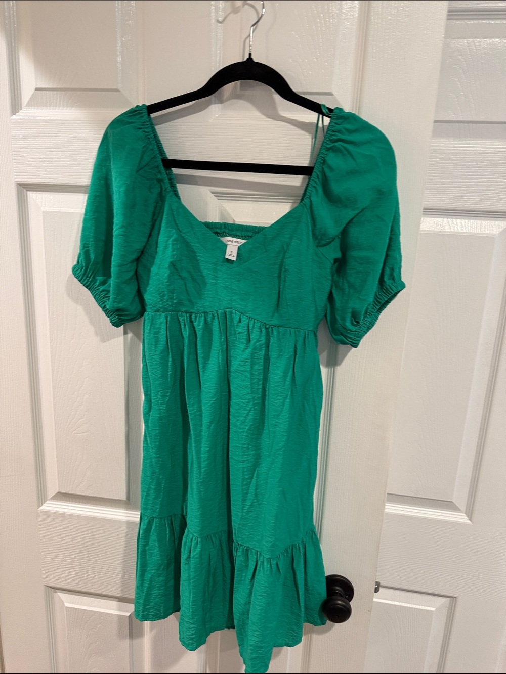 Nine West Emerald Puff Sleeve Tiered Dress